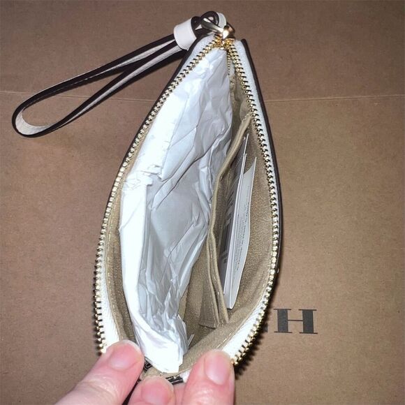 COACH Strawberry Print Wristlet Polished Pebble Leather CBB81 AUTHENTIC NWT - Picture 3 of 3